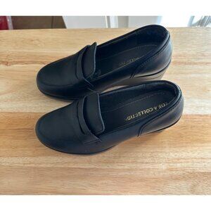 Zoe & Collection Black Leather Loafers For Kids Size 6